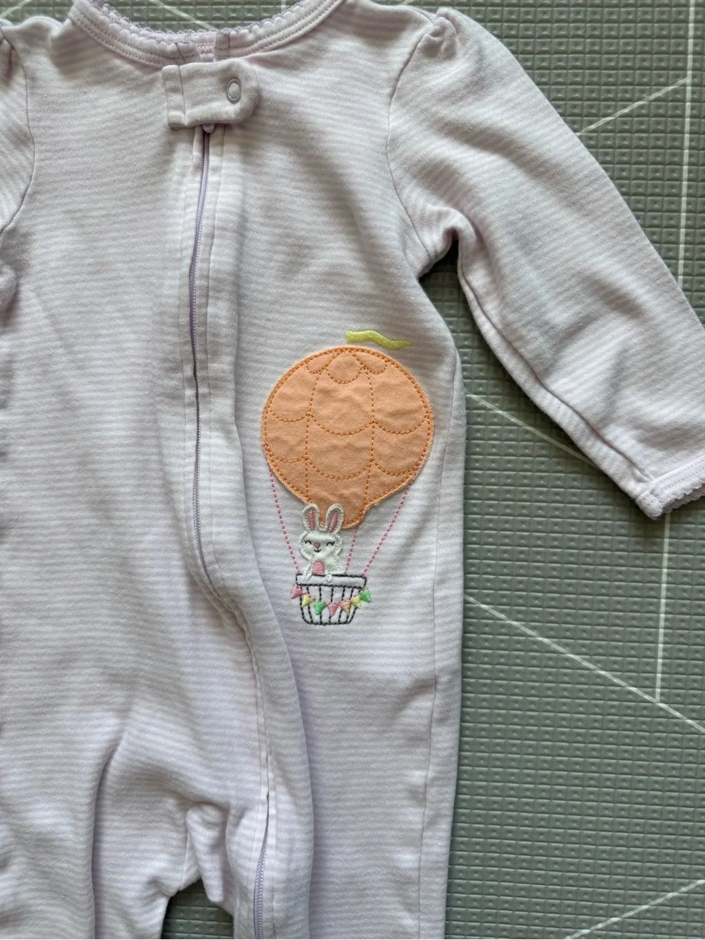 Carters|Baby girl long sleeve footies pajamas & Peach Balloon bunny Applique•••